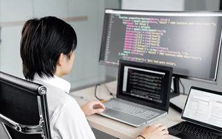哈尔滨 ,php声明和调用变量的符号是什么？